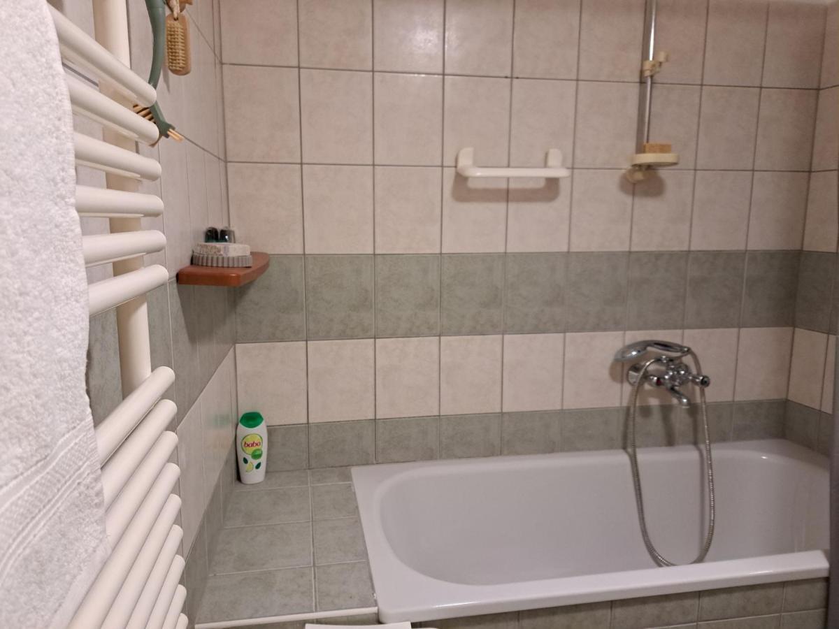 Rozsa Apartman Keszthely Exterior foto