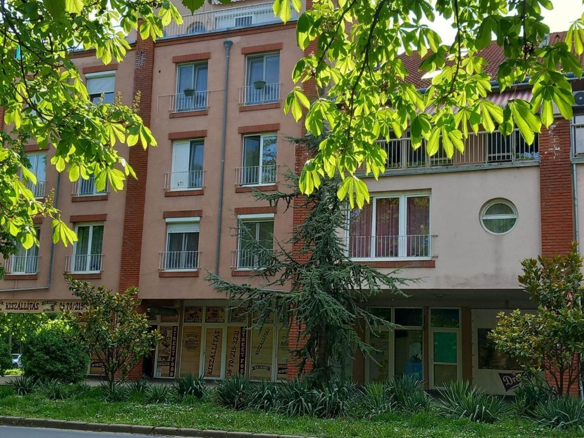 Rozsa Apartman Keszthely Exterior foto